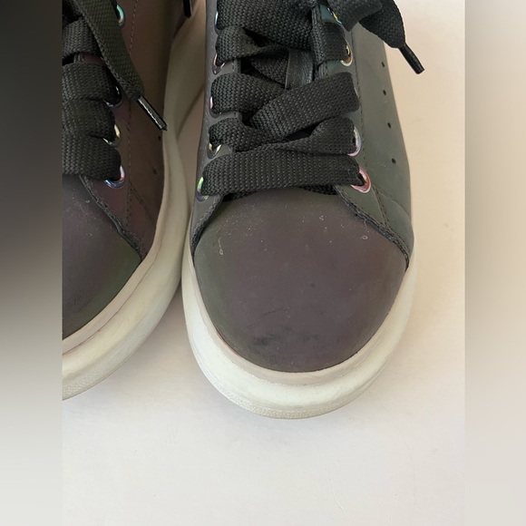 Alexander McQueen Oversized Sneakers in Gray Iridescent Women’s Size 38.5/8.5 - Picture 10 of 16